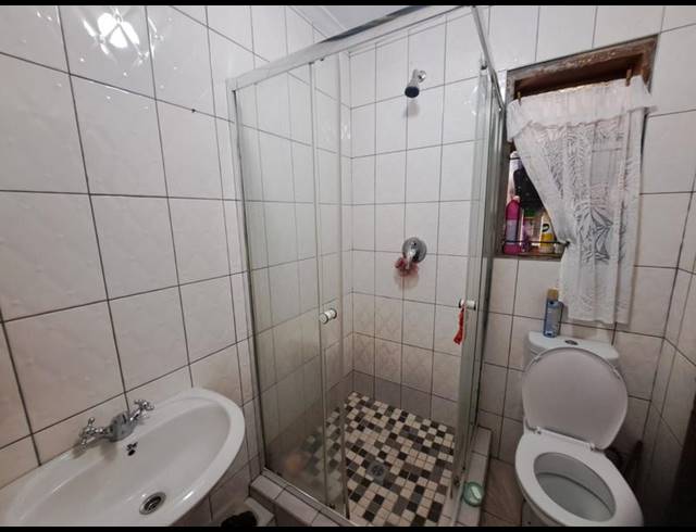 4 BEDROOM SIMPLEX FOR SALE IN CLAYFIELD